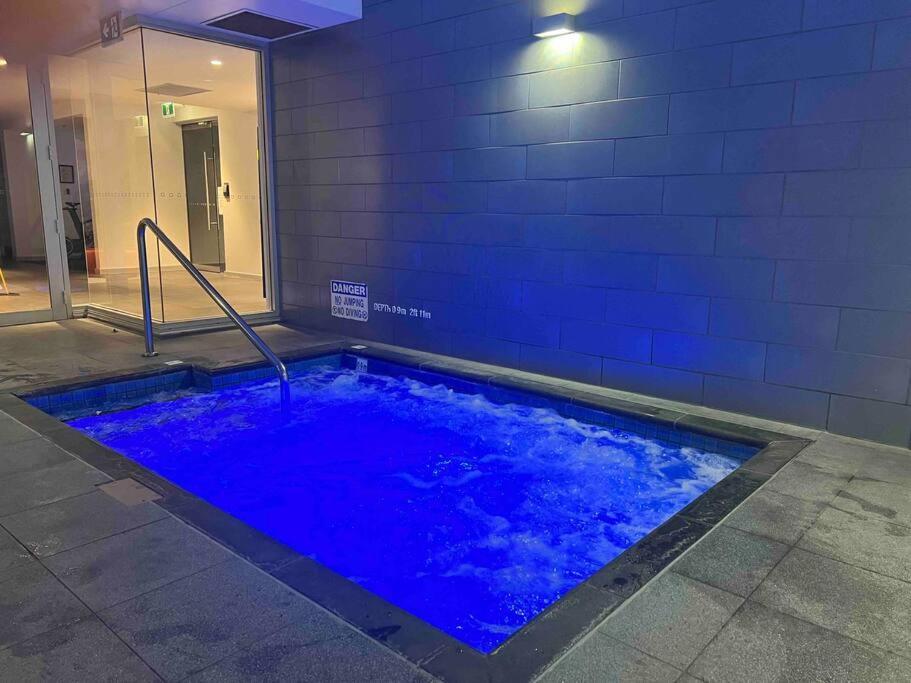 City Apartment, Pool & Carpark Adelajda Zewnętrze zdjęcie