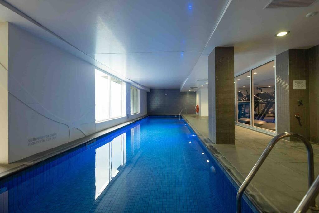 City Apartment, Pool & Carpark Adelajda Zewnętrze zdjęcie