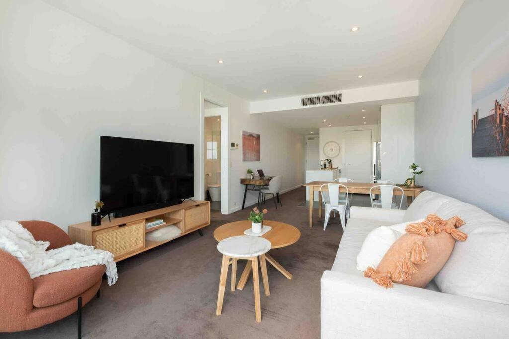 City Apartment, Pool & Carpark Adelajda Zewnętrze zdjęcie